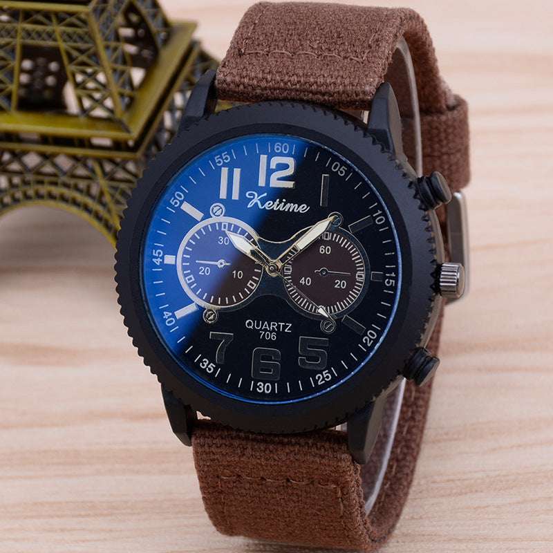 Casual Men’s Fashion  Wristwatch  with  Cloth  Band